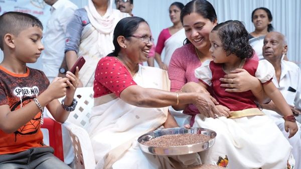 വിദ്യാരംഭം മതപരമായ അനുഷ്ഠാനമല്ല; മതേതര ഉത്സവമായി നടത്തേണ്ടതാണ്: കെകെ ശൈലജ