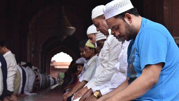 സൂര്യഗ്രഹണ സമയത്ത് യുഎഇയില്‍ പ്രത്യേക നമസ്കാരം: എന്താണ് പ്രവാചകന്‍ നടത്തിയിരുന്ന 'കുസൂഫ്' - അറിയാം