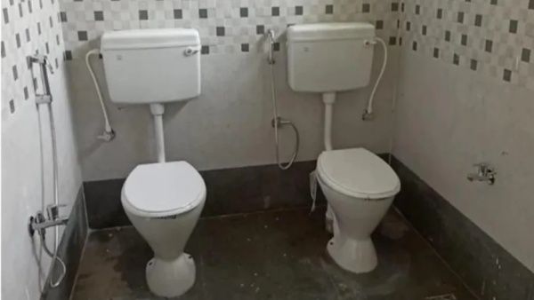 ശുചിമുറി ഒന്ന്, ക്ലോസറ്റ് രണ്ട്; ചിരി പടർത്തി തമിഴ്നാട്ടിലെ ഓഫിസ് കെട്ടിടം... ചിത്രം വൈറൽ