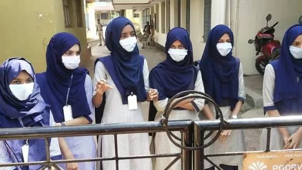 year end 2022: കത്തിക്കയറിയ കർണാടകയിലെ ഹിജാബ് വിഷയം: തീരുമാനമില്ലാതെ പോയ സുപ്രീംകോടതിയും