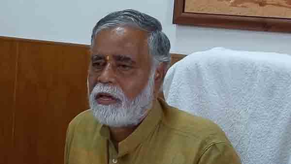 ഇതിത്ര ആനക്കാര്യമാക്കണോ..? വിദ്യാര്‍ത്ഥിയെ അധ്യാപകന്‍ ഭീകരന്‍ എന്ന് വിളിച്ചതില്‍ കര്‍ണാടക വിദ്യാഭ്യാസ മന്ത്രി