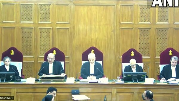 സാമ്പത്തിക സംവരണം ശരിവെച്ച് സുപ്രീംകോടതി: എതിർത്ത് ചീഫ് ജസ്റ്റിസ് യുയു ലളിതും രവീന്ദ്ര ഭട്ടും