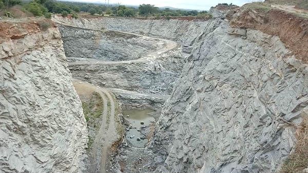 കരിങ്കല്‍ ക്വാറി കാരണം അന്തരീക്ഷ മലിനീകരണമില്ലെന്ന് മനുഷ്യാവകാശ കമ്മീഷന്‍; പരാതി തള്ളി
