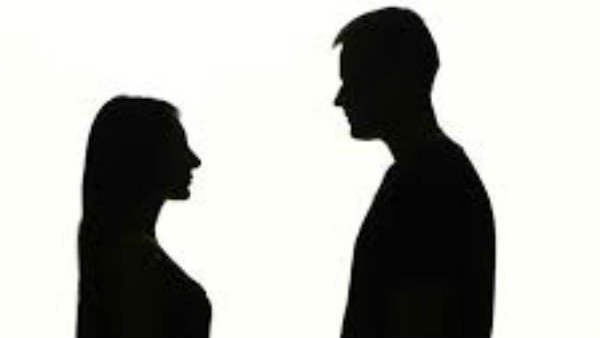 കാമുകിക്ക് കൊടുക്കാനായി പോക്കറ്റില്‍ നിന്ന് മോതിരമെടുത്തു, നേരെ കടലിലേക്ക്, കാമുകനും ചാടി..പിന്നെ?