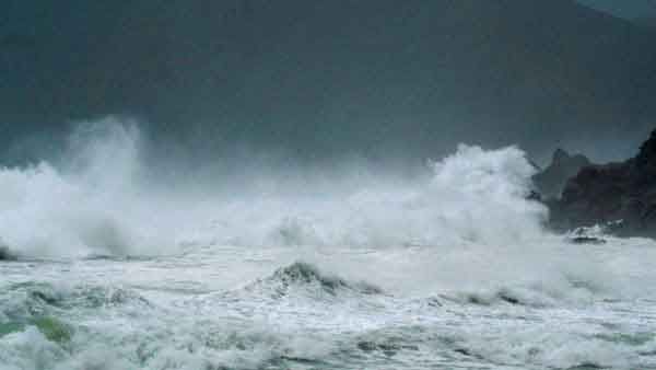 ആശങ്ക വേണ്ട.. എന്നാല്‍ ആരും കടലില്‍ ഇറങ്ങരുത്; വര്‍ക്കലയില്‍ കടല്‍ ഉള്‍വലിഞ്ഞതില്‍ ദുരന്ത നിവാരണ വകുപ്പ്