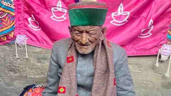 ഇന്ത്യയിലെ ആദ്യ വോട്ടര്‍ ശ്യാം ശരണ്‍ നെഗി അന്തരിച്ചു: അന്ത്യം വോട്ട് ചെയ്തതിന് ശേഷം