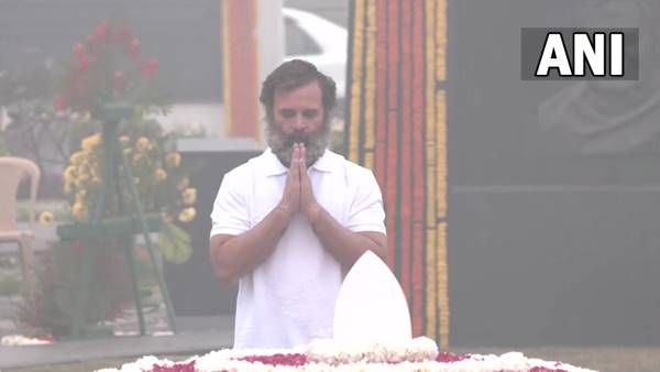 ഭാരത് ജോഡോ യാത്രയ്ക്കിടെ രാഹുല്‍ വാജ്‌പേയിയുടെ സമാധിയില്‍; പുഷ്പാഞ്ജലി അര്‍പ്പിച്ചു