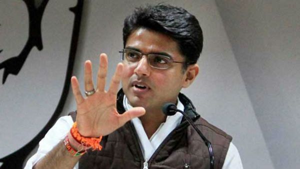 വിലക്കയറ്റത്തില്‍ റെക്കോര്‍ഡിട്ടു, രൂപയുടെ മൂല്യത്തിലും റെക്കോര്‍ഡ്; മോദിയെ പരിഹസിച്ച് സച്ചിന്‍