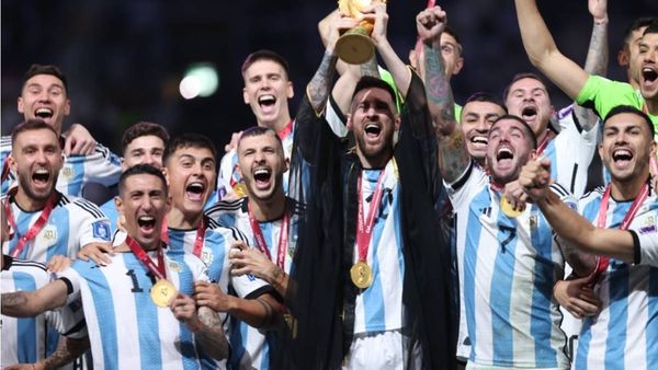 ലോകകപ്പ് തോല്‍വിക്ക് പിന്നാലെ പാരീസില്‍ കലാപം, തെരുവുയുദ്ധവുമായി ആരാധകര്‍; കണ്ണീര്‍വാതകം പ്രയോഗിച്ചു