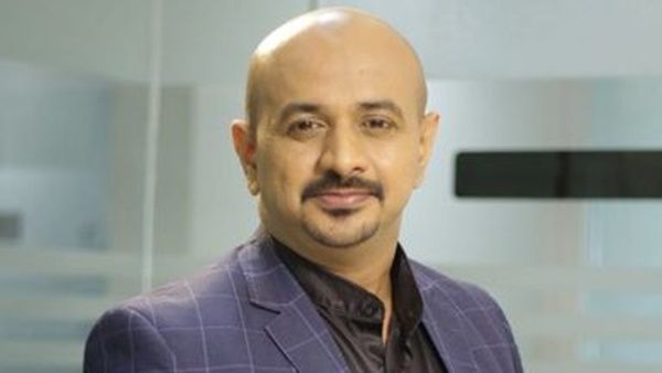 'നമ്മള്‍ പ്രതിമകള്‍ നിര്‍മ്മിച്ച് ഭക്തരെ വാര്‍ക്കുന്നു, അവര്‍ സ്റ്റേഡിയങ്ങളുമായി പ്രതിഭകളെ വളര്‍ത്തുന്നു'