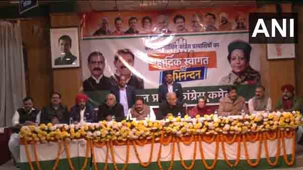 ഹിമാചലില്‍ കോണ്‍ഗ്രസിന് നെഞ്ചിടിപ്പ്; നിയമസഭാകക്ഷി യോഗം തുടങ്ങി, മുഖ്യമന്ത്രി സ്ഥാനാര്‍ത്ഥി അല്ലെന്ന് സുഖു