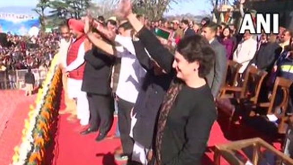 ഹിമാചലിന് കോണ്‍ഗ്രസ് മുഖ്യമന്ത്രി; സുഖ്‌വീന്ദര്‍ സിങ് സുഖു അധികാരമേറ്റു, പ്രിയങ്കയും രാഹുലും വേദിയില്‍