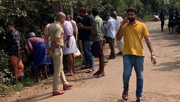 നടാല്‍ റെയില്‍വേഗേറ്റിനു സമീപം ചതുപ്പില്‍ കണ്ടെത്തിയ മൃതദേഹം ബാര്‍ജീവനക്കാരന്റേത്