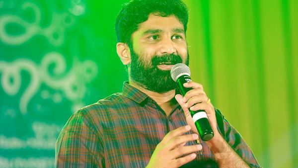 'മണ്ടനും ഗുണ്ടയും തമ്മിലുള്ള പോരിനിടെ പ്രമുഖ കുടുംബത്തിന്റെ സ്വത്ത് സമ്പാദനം അന്വേഷിക്കുമോ': ബല്‍റാം