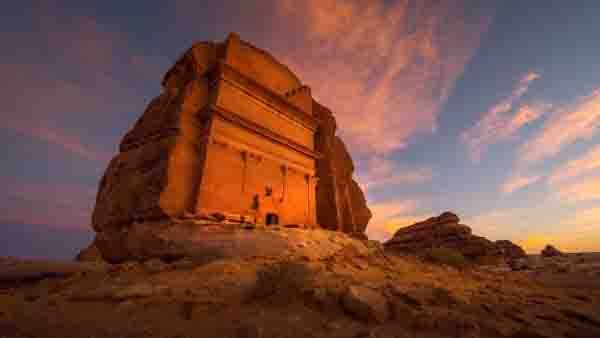 മരുഭൂമിയിലെ വിസ്മയം ലോകനെറുകയില്‍; ലോകത്തിലെ ഏഴ് അത്ഭുതങ്ങളിലൊന്നായി സൗദിയിലെ അല്‍ ഉല