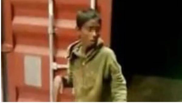 ഒളിച്ചുകളിക്കിടെ കണ്ടെയ്‌നറിൽ, കണ്ടെയ്‌നർ കപ്പലിലേക്ക്.. ബംഗ്ലാദേശി ബാലൻ എത്തിയത് മലേഷ്യയിൽ!!