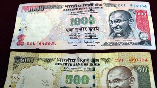 ഒറിജിനൽ ആയിരവും അഞ്ഞൂറും; കറൻസി നോട്ടുകളിൽ പൊതിഞ്ഞ നോട്ടുപുസ്തകം..