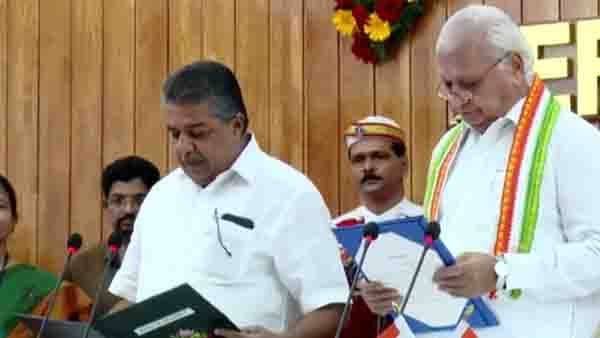 ഗവർണറുടെ അവസാന നിമിഷത്തെ മലക്കം മറിച്ചിൽ; സത്യപ്രതിജ്ഞ ചൊല്ലിക്കൊടുക്കാൻ തയ്യാറായില്ലെങ്കിലും പരിഹാരം