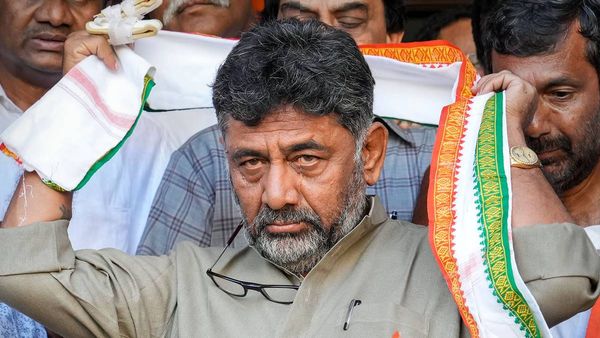  കർണാടകയിൽ ബിജെപിക്ക് വൻ തിരിച്ചടി; ദേശീയ സെക്രട്ടറിയുടെ വിശ്വസ്തൻ കോണ്‍ഗ്രസില്‍
