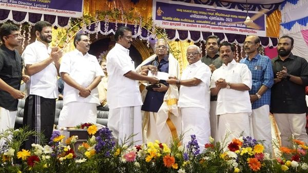 തനിക്ക് ലഭിച്ച എല്ലാ പുരസ്‌കാരങ്ങൾക്കും മുകളിലാണ് ഈ പുരസ്കാരം: ശ്രീകുമാരന്‍ തമ്പി