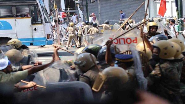 സെക്രട്ടേറിയേറ്റ് സംഘര്‍ഷം; നഷ്ടപരിഹാരം കെട്ടിവച്ചു, 28 യൂത്ത് ലീഗ് പ്രവര്‍ത്തകര്‍ക്ക് ജാമ്യം