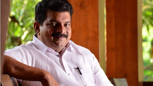 'ചെയ്തവനും..ചെയ്യിപ്പിച്ചവനും ഒക്കെ ട്രോഫി ഉണ്ട്‌, വടി വെട്ടീട്ടേ ഉള്ളൂ..'; പിവി അൻവർ