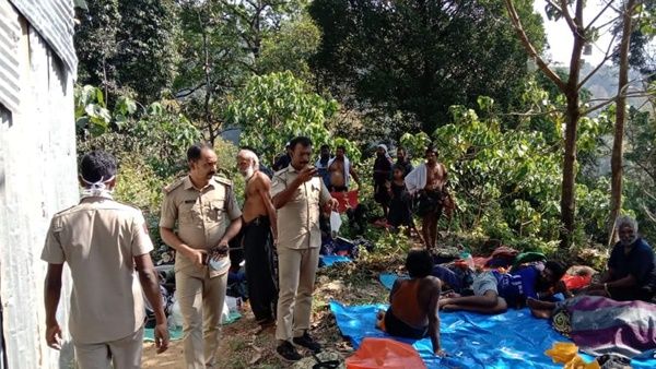 ശബരിമല: പർണ്ണശാലകളിൽ അഗ്നികൂട്ടാൻ അനുമതിയില്ല; ബോധവൽക്കരണവുമായി പോലീസ്