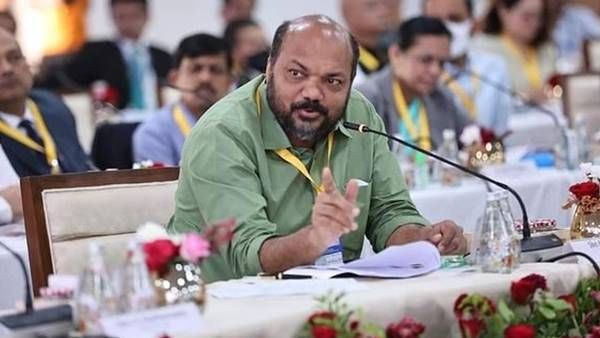 'മണിച്ചിത്രത്താഴിലെ തിലകന്റെ ഭാഷയിൽ പറഞ്ഞാൽ 'ഇറ്റ്സ് ഇൻക്വുറബിൾ', വിമർശിച്ച് മന്ത്രി പി രാജീവ്