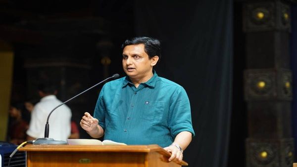 പ്രതിപക്ഷ നേതാവിന്റെ പെട്ടിപിടുത്തക്കാര്‍ ആഞ്ഞുവീശിയാല്‍ പിന്മാറുന്നവരല്ല ഞങ്ങള്‍; സതീശനോട് റിയാസ്