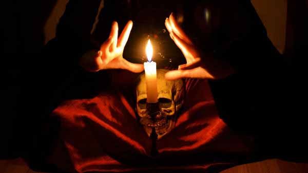 ഗര്‍ഭം ധരിക്കാന്‍ യുവതിയെ മനുഷ്യാസ്ഥി പൊടിപ്പിച്ച് തീറ്റിച്ച് ഭര്‍ത്താവ്; നിര്‍ദേശിച്ചത് ദുര്‍മന്ത്രവാദി