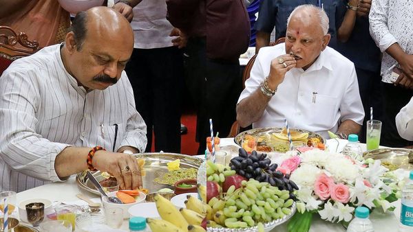   കർണാടകയിലും ഗുജറാത്ത് തന്ത്രം പയറ്റാൻ ബിജെപി; യെദ്യൂരപ്പയടക്കം 20 ശതമാനം പേരെ ഒഴിവാക്കും