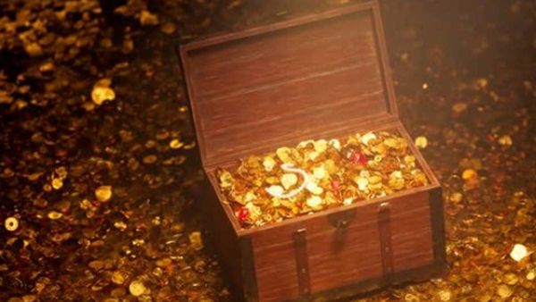 തറ തുടയ്ക്കുന്നതിനിടെ ജോലിക്കാരി കണ്ടെത്തിയത് ലക്ഷങ്ങള്‍ മൂല്യമുള്ള നിധി! അമ്പരന്ന് വീട്ടുകാര്‍