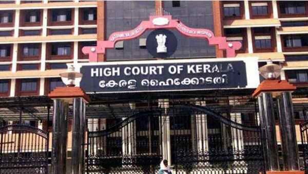 പെരിന്തല്‍മണ്ണ തെരഞ്ഞെടുപ്പ്;വോട്ട് പെട്ടികളിൽ റിട്ടേണിംഗ് ഓഫീസറുടെ ഒപ്പെവിടെന്ന് ഹൈക്കോടതി, വിമർശനം