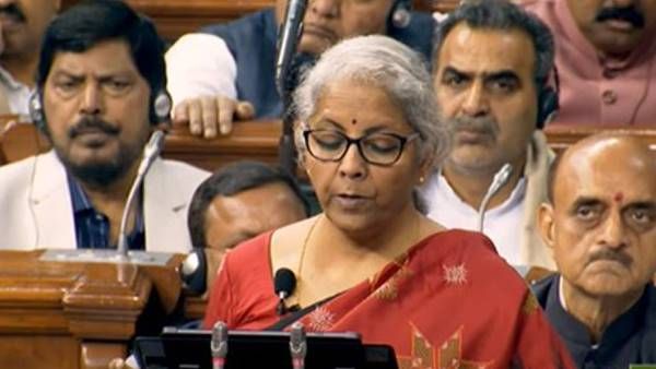 ഉന്നയിച്ചത് 17 ആവശ്യങ്ങൾ, തിരിഞ്ഞ് നോക്കാതെ കേന്ദ്രം; ബജറ്റിൽ കേരളത്തിന് കടുത്ത നിരാശ