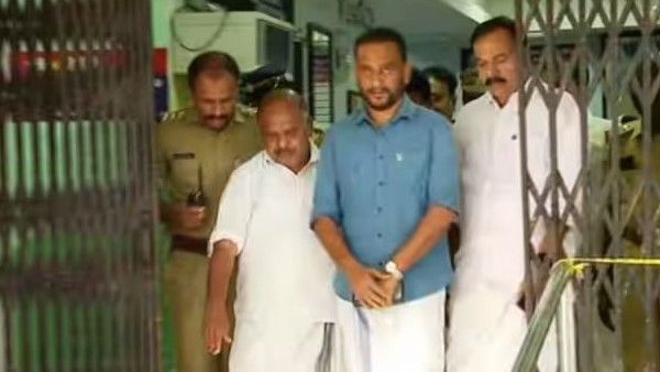 പികെ ഫിറോസിന് ജാമ്യം; ജയിലില്‍ കഴിഞ്ഞത് 14 ദിവസം, പുറത്തിറങ്ങുന്നത് ഉപാധികളോടെ