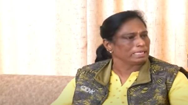 സ്‌കൂള്‍ കോമ്പൗണ്ടില്‍ മാലിന്യം, ചുവന്നകൊടി നാട്ടി; മാധ്യമങ്ങള്‍ക്ക് മുമ്പില്‍ വിതുമ്പി പിടി ഉഷ