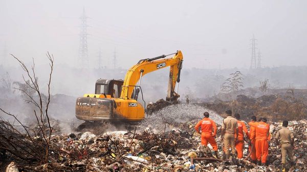 ബ്രഹ്മപുരം: 'വേണ്ടിവന്നാൽ ‌ 500 കോടി നഷ്ടപരിഹാരം ചുമത്തും'; സർക്കാരിന് ഹരിത ട്രൈബ്യൂണൽ മുന്നറിയിപ്പ്