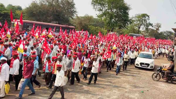 മുട്ടുമടക്കി മഹാരാഷ്ട്ര സര്‍ക്കാര്‍; കര്‍ഷക ലോംഗ് മാര്‍ച്ച് താല്‍ക്കാലികമായി അവസാനിപ്പിച്ച് സിപിഎം