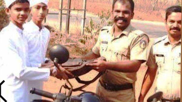 വിദ്യാര്‍ത്ഥികള്‍ ഹാള്‍ടിക്കറ്റ് മറന്നുവച്ചു; ബുള്ളറ്റില്‍ പറന്നെത്തി പൊലീസ്, കയ്യടിച്ച് സോഷ്യല്‍ മീഡിയ