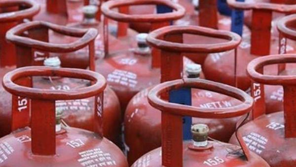 പാചകവാതക വിലയില്‍ വര്‍ധന; ഗാര്‍ഹിക സിലിണ്ടറിന് 50 രൂപ കൂട്ടി