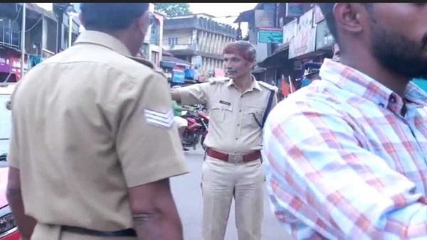 പെരിങ്ങത്തൂര്‍ - മട്ടന്നൂര്‍ വിമാനത്താവള നാലുവരിപ്പാത സര്‍വേ കുറ്റിയിടല്‍ പ്രദേശവാസികള്‍ തടഞ്ഞു