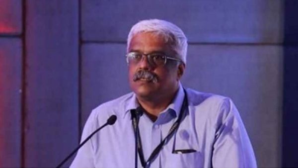 ശിവശങ്കർ ആർക്കെതിരെയാണ് കേസ് നടത്തുന്നത്: അതില്‍ തന്നെ ആരോപണങ്ങള്‍ പൊളിയുന്നു: എല്‍ഡിഎഫ്