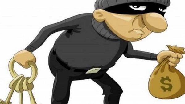 പകൽ വെളിച്ചത്തിലും മോഷണം: കടയ്ക്കൽ 10 പവൻ സ്വർണവും പണവും കവർന്നു...