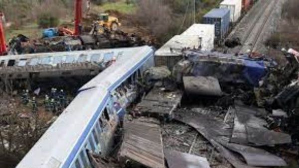 ഗ്രീസില്‍ വന്‍ ട്രെയിന്‍ അപകടം: പാസഞ്ചർ ട്രെയിനും ചരക്ക് വണ്ടിയും കൂട്ടിയിടിച്ച് 38 മരണം, നിരവധി പേർക്ക് പരിക്