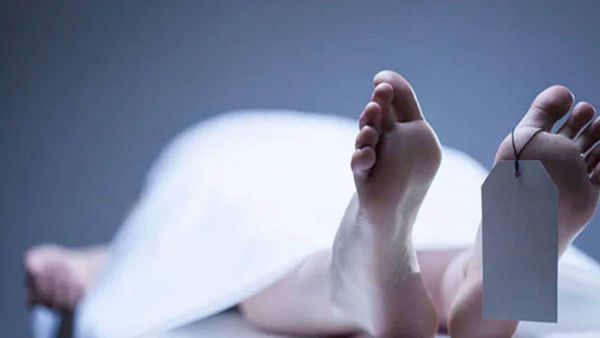 ബീഹാറിൽ വ്യാജ മദ്യം കഴിച്ച് 20 പേർ മരിച്ചു; 6 പേർ ആശുപത്രിയിൽ.. മരണസഖ്യ ഉയരാൻ സാധ്യത