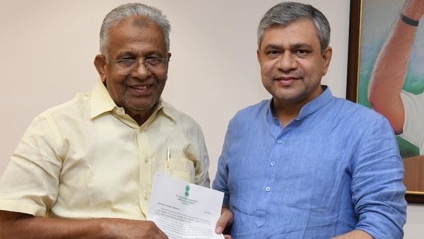 വന്ദേഭാരതിന് തിരൂരില്‍ സ്റ്റോപ്പ്; ഇടി മുഹമ്മദ് ബഷീര്‍ റെയില്‍വെ മന്ത്രിയെ കണ്ടു