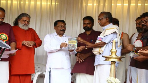 പെരുങ്കളിയാട്ടങ്ങള്‍ മഹാസംസ്‌കാരത്തിന്റെ ഭാഗം: ഗോവന്‍ ഗവര്‍ണ്ണര്‍ പി. എസ് ശ്രീധരന്‍ പിളള