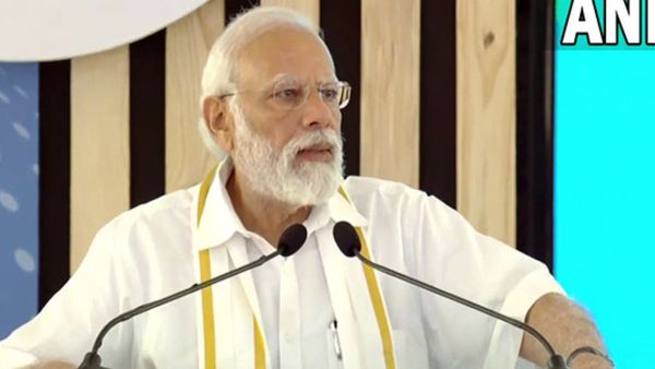 'മലയാളി സ്നേഹിതരേ....' കേരളം മറ്റ് സംസ്ഥാനങ്ങള്‍ക്ക് മാതൃകയെന്ന് പ്രധാനമന്ത്രി, വികസന ഉത്സവം