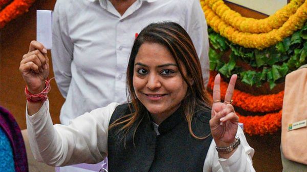 ഡൽഹി മേയർ തിരഞ്ഞെടുപ്പ്: ബിജെപി പിന്മാറി, ആം ആദ്മിയുടെ ഷെല്ലി ഒബ്‌റോയ് ഡൽഹി മേയർ