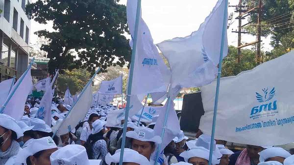 വേതനം വര്‍ധിപ്പിക്കും; തൃശൂരിലെ ഈ ആറ് ആശുപത്രികളെ സമരത്തില്‍ നിന്ന് ഒഴിവാക്കിയെന്ന് നഴ്‌സുമാര്‍